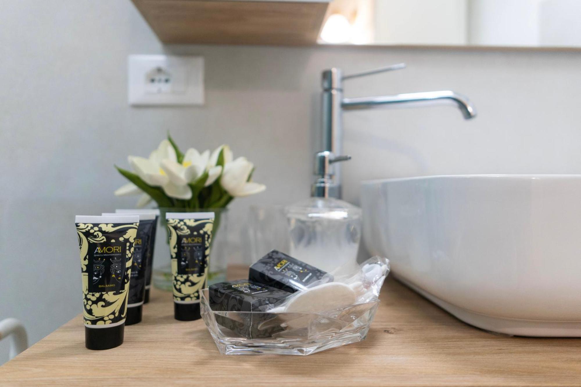 Regina Damarete Ortigia Boutique Apartment Syracuse Bagian luar foto