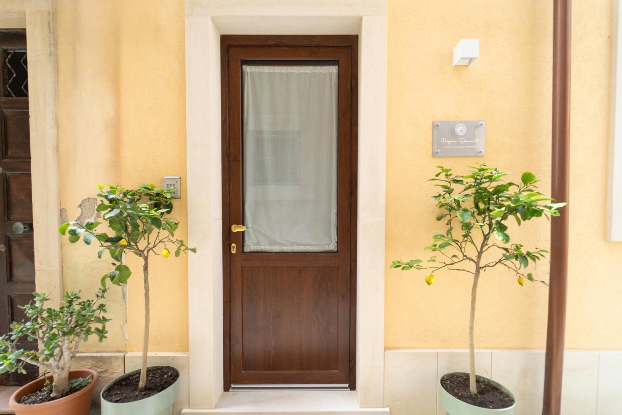 Regina Damarete Ortigia Boutique Apartment Syracuse Bagian luar foto